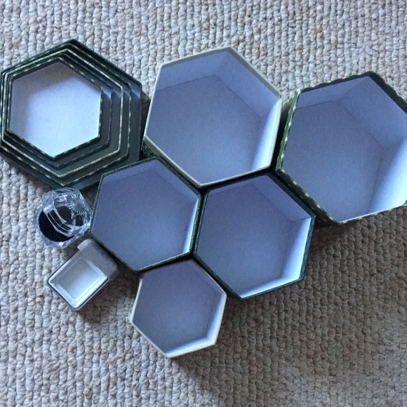 🍀NEW Set of 7 GIFT BOXES🍀 - Picture 3 of 9